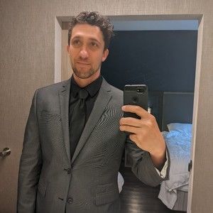 Meet your Posher, Dennis